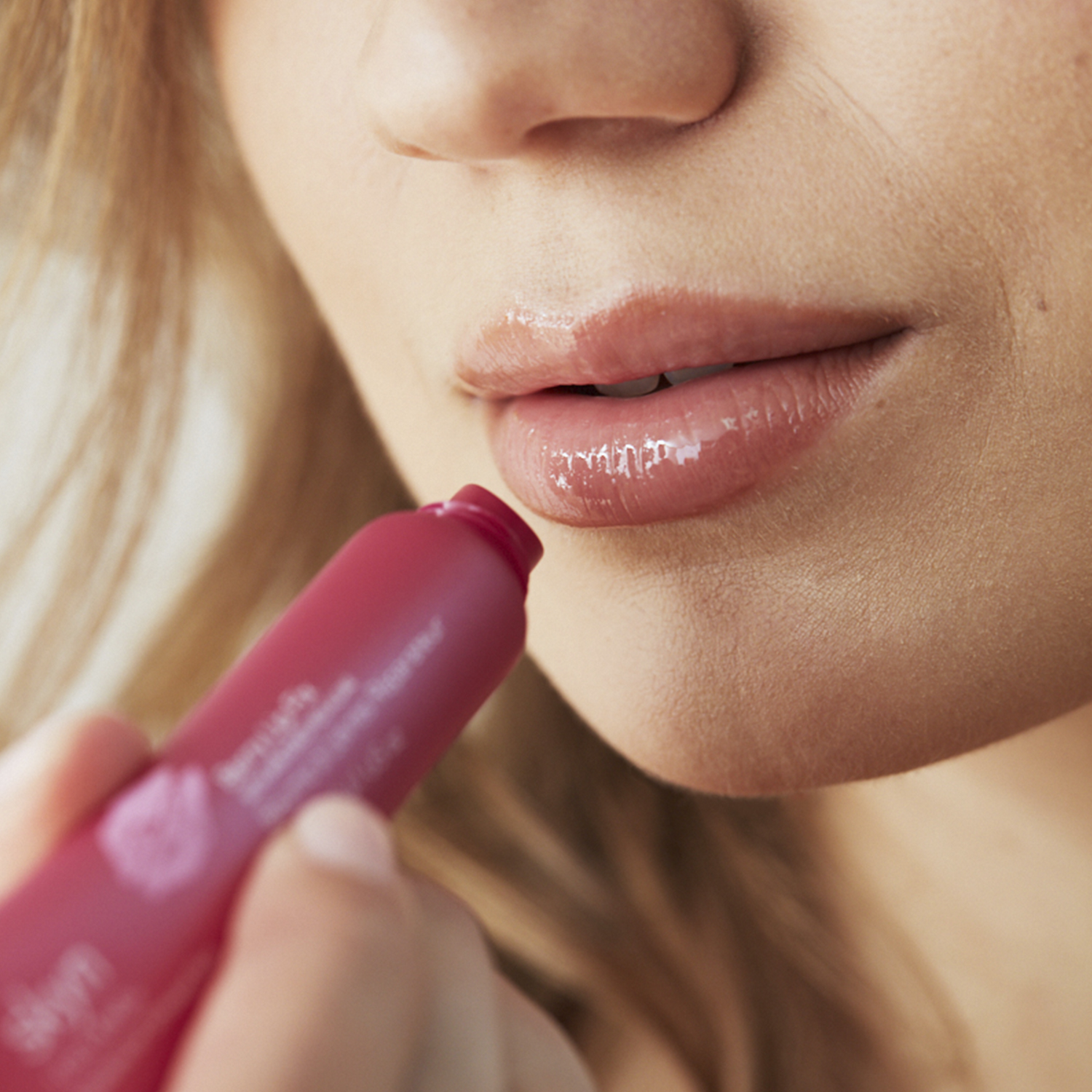 Photo of Бальзам для губ Berry Lip Fix